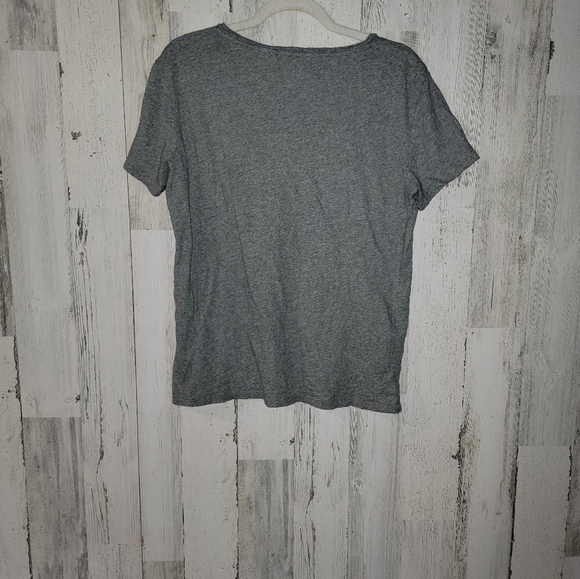 🧡Levi's Graphic Tshirt - Picture 3 of 3